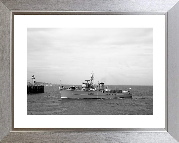 HMS Wolverton M1193 Royal Navy Ton Class Minesweeper Photo Print or Framed Print - Hampshire Prints