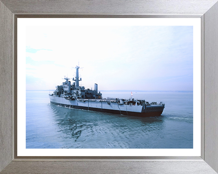 HMS Intrepid L11 | Photo Print | Framed Print | Fearless Class | Amphibious Ship | Royal Navy - Hampshire Prints