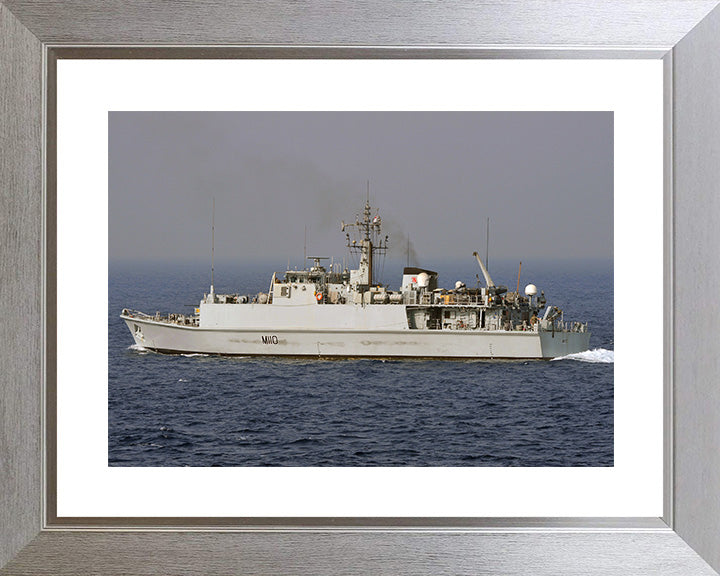 HMS Ramsey M110 Royal Navy Sandown class minehunter Photo Print or Framed Print - Hampshire Prints