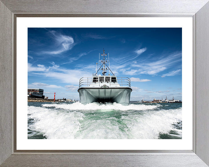 HMS Magpie H130 | Photo Print | Framed Print | Coastal Survey Vessel | Royal Navy - Hampshire Prints