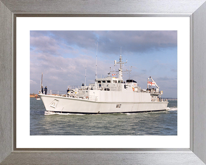 HMS Shoreham M112 Royal Navy Sandown class minehunter Photo Print or Framed Print - Hampshire Prints