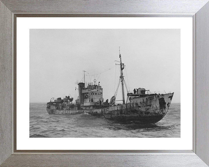 HMS Northern Pride FY105 Royal Navy Fish class anti submarine warfare trawler Photo Print or Framed Print - Hampshire Prints