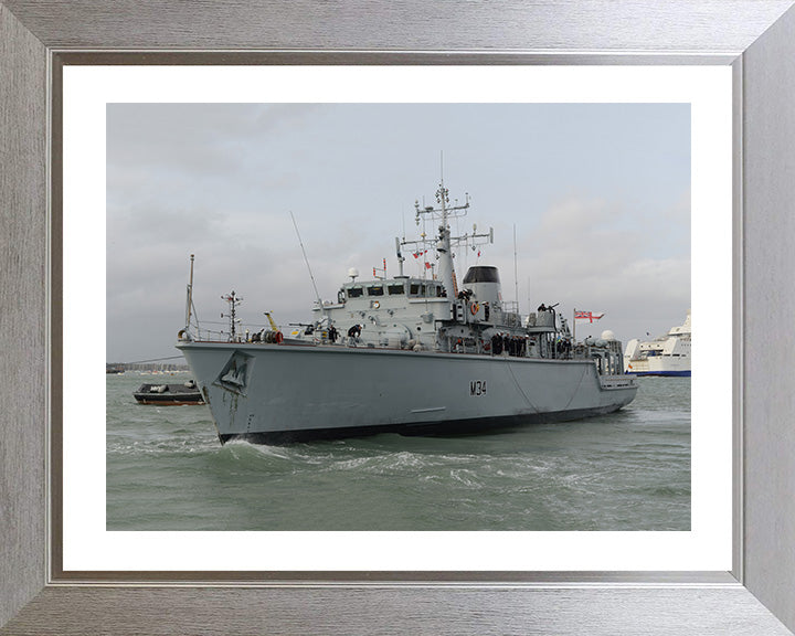 HMS Middleton M34 | Photo Print | Framed Print | Hunt Class | Mine Warfare Vessel | Royal Navy - Hampshire Prints