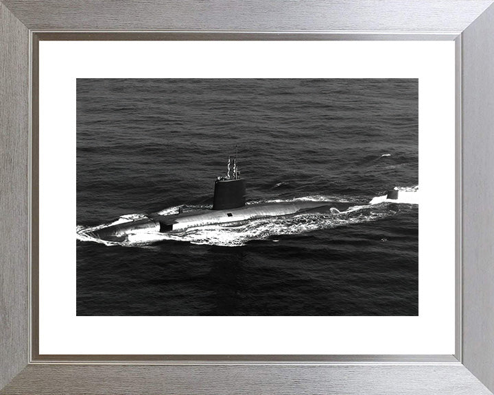 HMS Valiant S102 Submarine | Photo Print | Framed Print | Valiant Class | Royal Navy - Hampshire Prints