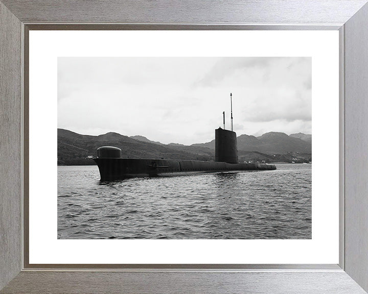 HMS Osiris S13 Royal Navy Oberon class Submarine Photo Print or Framed Print - Hampshire Prints