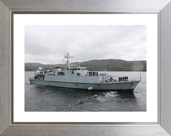 HMS Shoreham M112 | Photo Print | Framed Print | Sandown Class | Minehunter | Royal Navy - Hampshire Prints