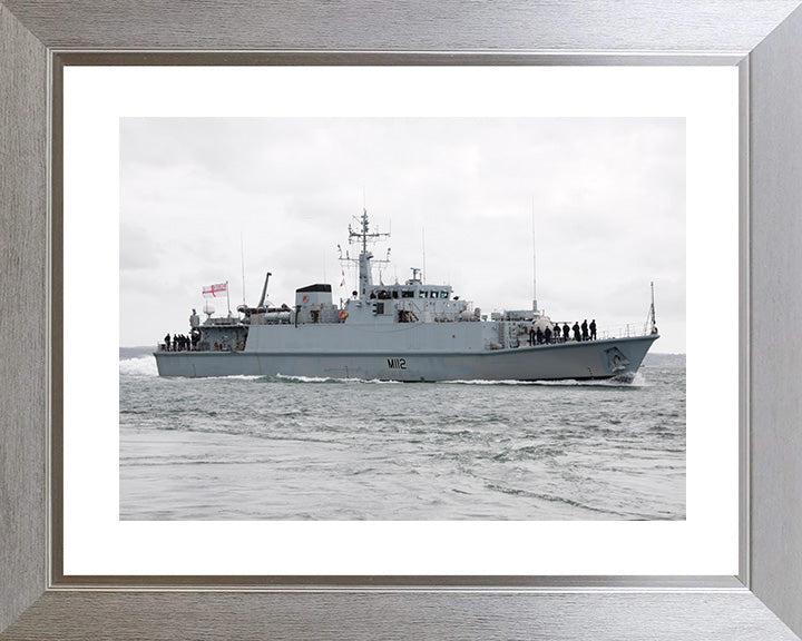 HMS Shoreham M112 Royal Navy Sandown class minehunter Photo Print or Framed Print - Hampshire Prints