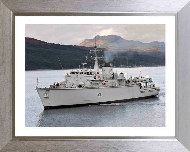 HMS Ledbury M30 | Photo Print | Framed Print | Hunt Class | Minesweeper | Royal Navy - Hampshire Prints