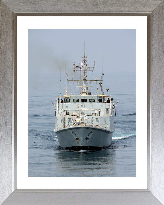 HMS Shoreham M112 Royal Navy Sandown class minehunter Photo Print or Framed Print - Hampshire Prints