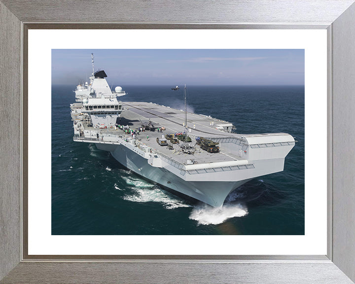 HMS Queen Elizabeth R08 | Photo Print | Framed Print | Queen Elizabeth Class | Aircraft Carrier | Royal Navy - Hampshire Prints