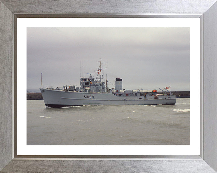 HMS Kellington M1154 | Photo Print | Framed Print | Ton Class | Minesweeper | Royal Navy