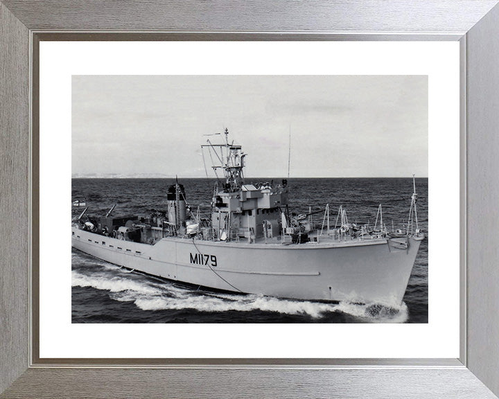 HMS Sefton M1178 | Photo Print | Framed Print | Ton Class | Minesweeper | Royal Navy - Hampshire Prints