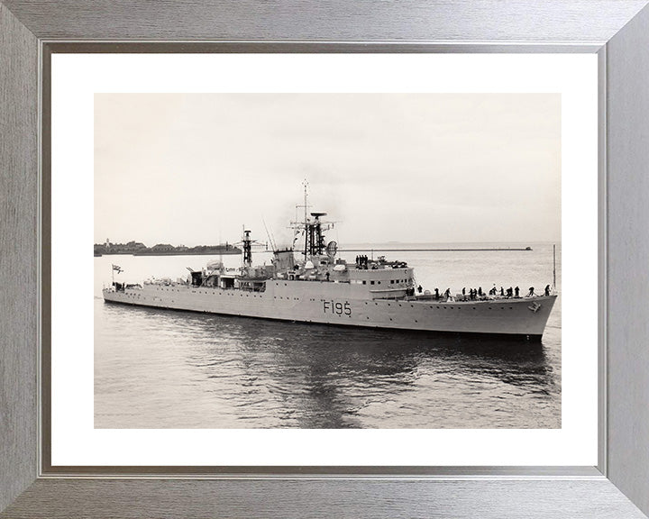 HMS Roebuck F195 (H95) | Photo Print | Framed Print | R Class | Destroyer | Royal Navy - Hampshire Prints