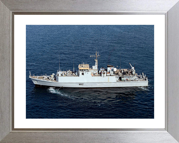 HMS Shoreham M112 Royal Navy Sandown class minehunter Photo Print or Framed Print - Hampshire Prints