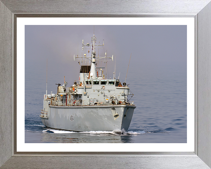 HMS Middleton M34 | Photo Print | Framed Print | Hunt Class | Mine Warfare Vessel | Royal Navy