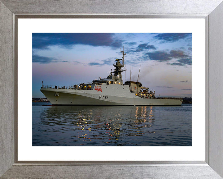 HMS Tamar P233 | Photo Print | Framed Print | River Class | Patrol Vessel | Royal Navy - Hampshire Prints