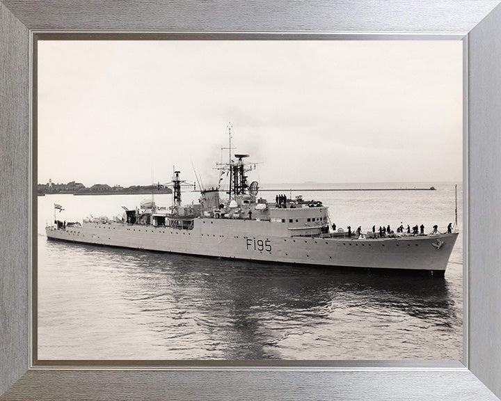 HMS Roebuck F195 (H95) | Photo Print | Framed Print | R Class | Destroyer | Royal Navy - Hampshire Prints