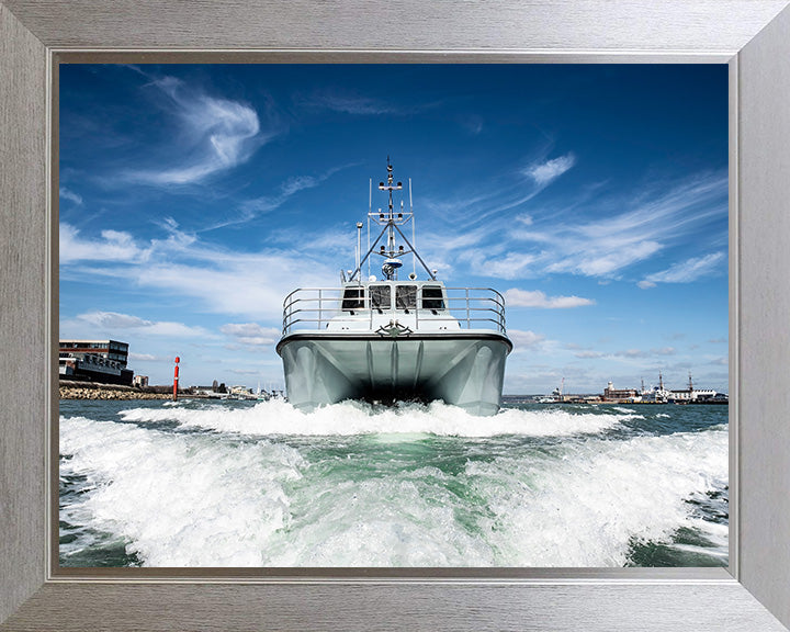 HMS Magpie H130 | Photo Print | Framed Print | Coastal Survey Vessel | Royal Navy - Hampshire Prints