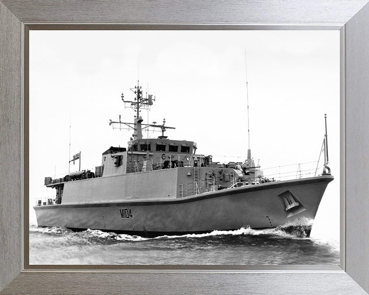 HMS Walney M104 Royal Navy Sandown class minehunter Photo Print or Framed Print - Hampshire Prints