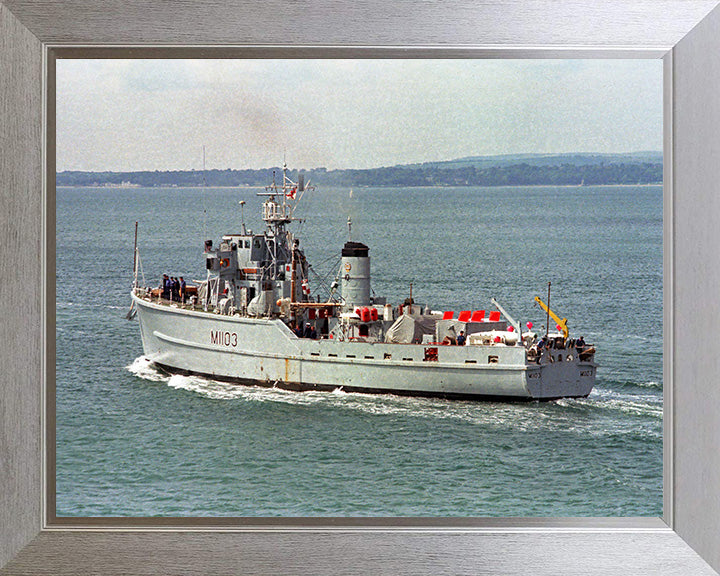 HMS Alfriston M1103 | Photo Print | Framed Print | Ton Class | Minesweeper | Royal Navy