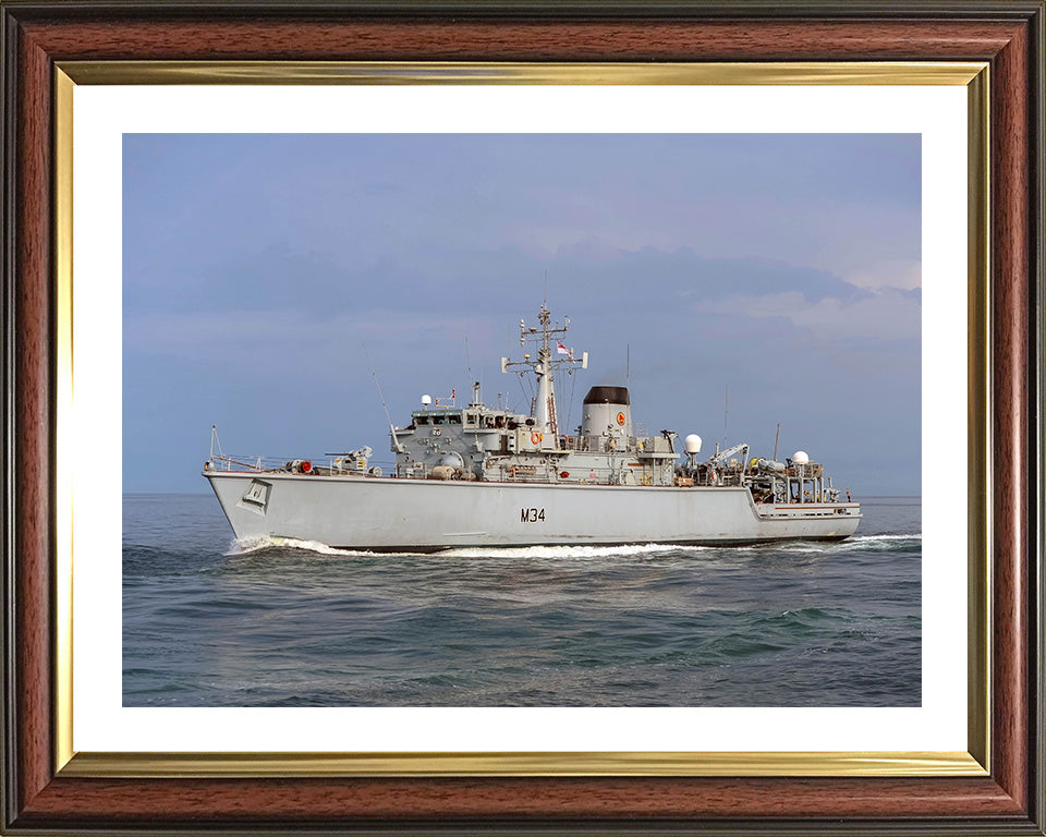 HMS Middleton M34 | Photo Print | Framed Print | Hunt Class | Mine Warfare Vessel | Royal Navy - Hampshire Prints