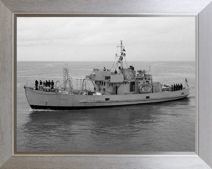 HMT Thames (1938) Royal Navy rescue Tugboat Photo Print or Framed Print - Hampshire Prints