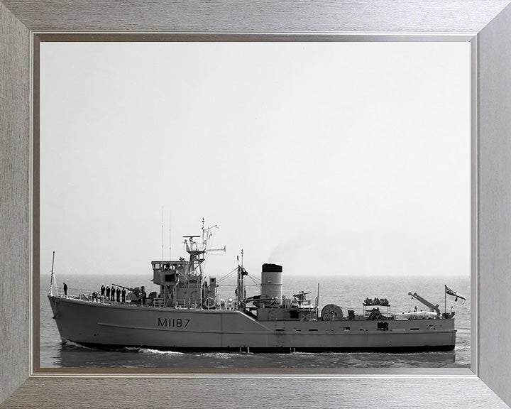 HMS Upton M1187 Royal Navy Ton class minesweeper Photo Print or Framed Print - Hampshire Prints