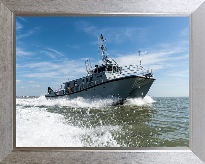 HMS Magpie H130 | Photo Print | Framed Print | Coastal Survey Vessel | Royal Navy - Hampshire Prints