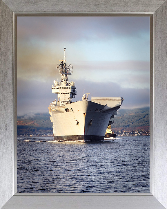 HMS Illustrious R06 | Photo Print | Framed Print | Invincible Class | Aircraft Carrier | Royal Navy - Hampshire Prints