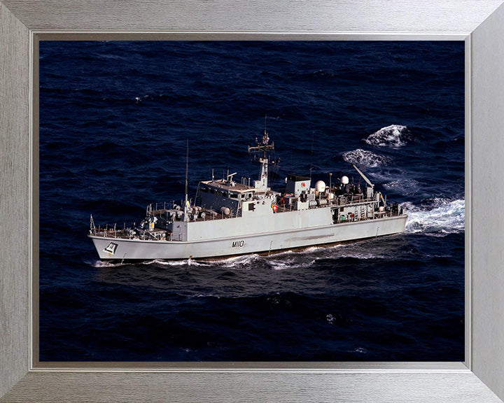 HMS Ramsey M110 Royal Navy Sandown class minehunter Photo Print or Framed Print - Hampshire Prints