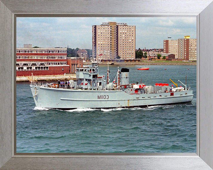 HMS Alfriston M1103 | Photo Print | Framed Print | Ton Class | Minesweeper | Royal Navy