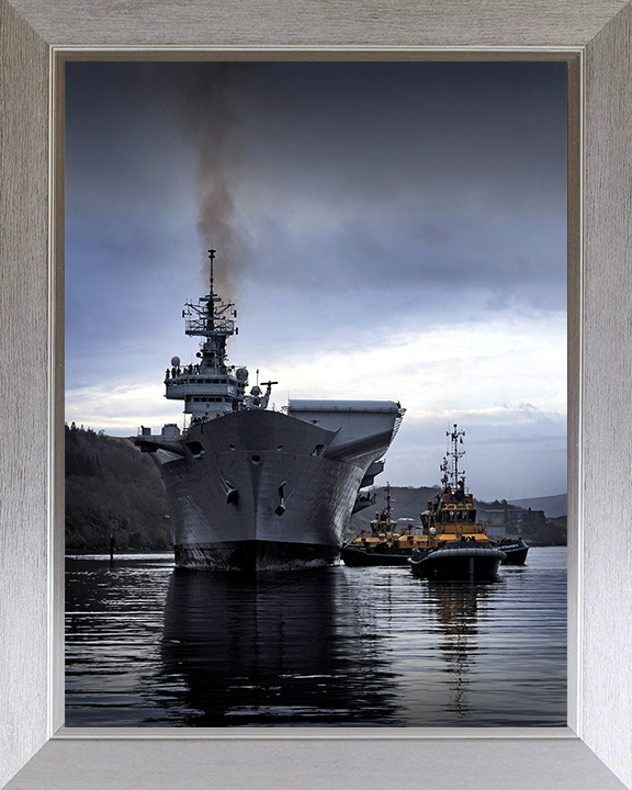 HMS Illustrious R06 | Photo Print | Framed Print | Invincible Class | Aircraft Carrier | Royal Navy - Hampshire Prints