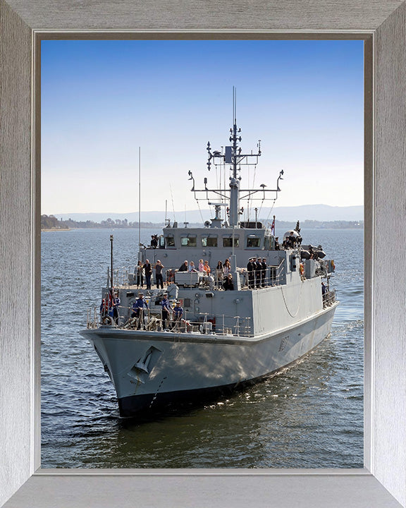 HMS Pembroke M107 | Photo Print | Framed Print | Sandown Class | Minehunter | Royal Navy - Hampshire Prints