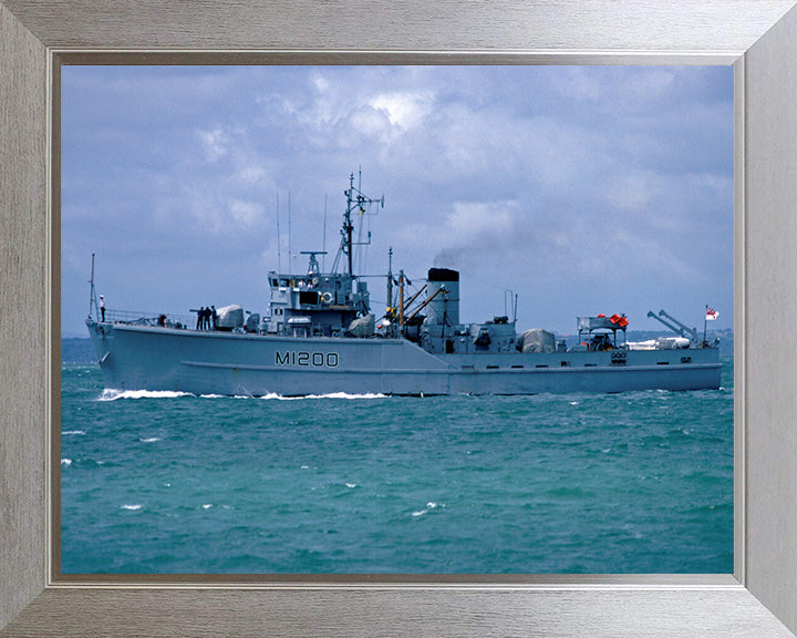 HMS Soberton M1200 Royal Navy Ton Class Minesweeper Photo Print or Framed Print - Hampshire Prints