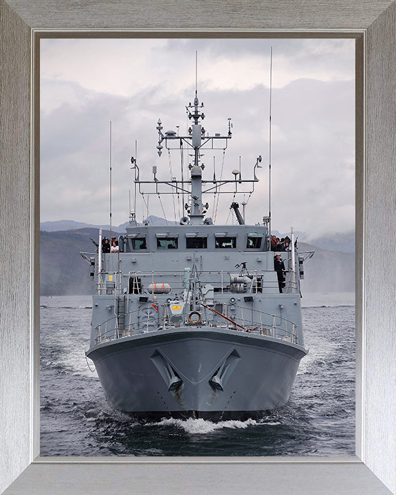 HMS Ramsey M110 Royal Navy Sandown class minehunter Photo Print or Framed Print - Hampshire Prints