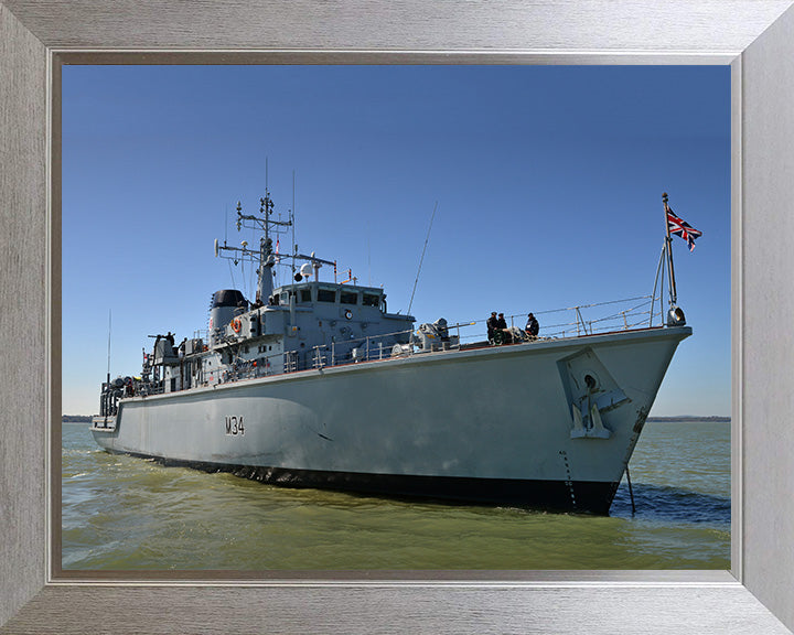 HMS Middleton M34 Royal Navy Hunt class mine countermeasures vessel Photo Print or Framed Print - Hampshire Prints