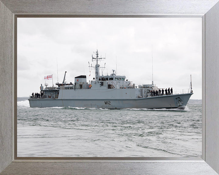 HMS Shoreham M112 Royal Navy Sandown class minehunter Photo Print or Framed Print - Hampshire Prints