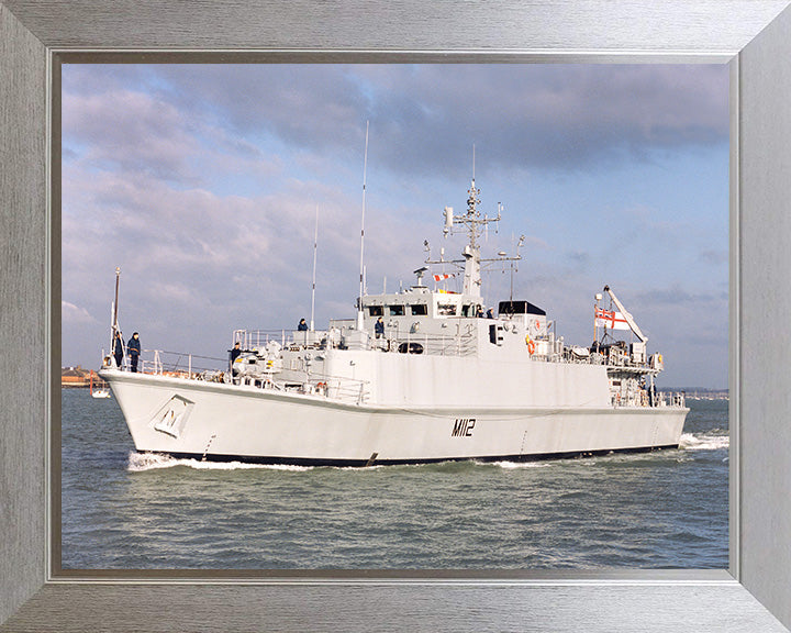 HMS Shoreham M112 Royal Navy Sandown class minehunter Photo Print or Framed Print - Hampshire Prints