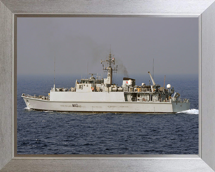 HMS Ramsey M110 Royal Navy Sandown class minehunter Photo Print or Framed Print - Hampshire Prints