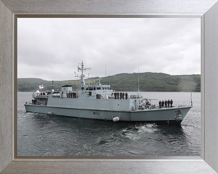 HMS Shoreham M112 | Photo Print | Framed Print | Sandown Class | Minehunter | Royal Navy - Hampshire Prints