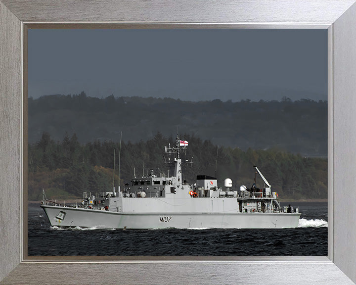 HMS Pembroke M107 Royal Navy Sandown class minehunter Photo Print or Framed Print - Hampshire Prints