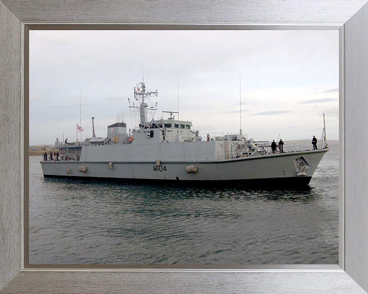 HMS Walney M104 Royal Navy Sandown class minehunter Photo Print or Framed Print - Hampshire Prints