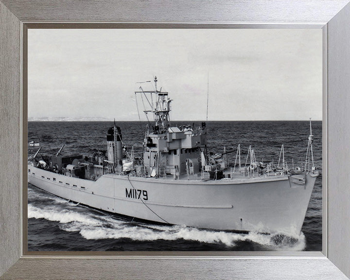 HMS Sefton M1178 | Photo Print | Framed Print | Ton Class | Minesweeper | Royal Navy - Hampshire Prints