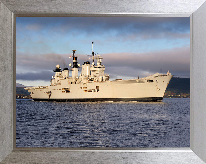 HMS Illustrious R06 | Photo Print | Framed Print | Invincible Class | Aircraft Carrier | Royal Navy - Hampshire Prints