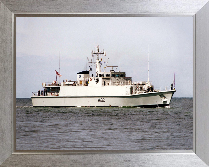 HMS Inverness M102 Royal Navy Sandown class minehunter Photo Print or Framed Print - Hampshire Prints