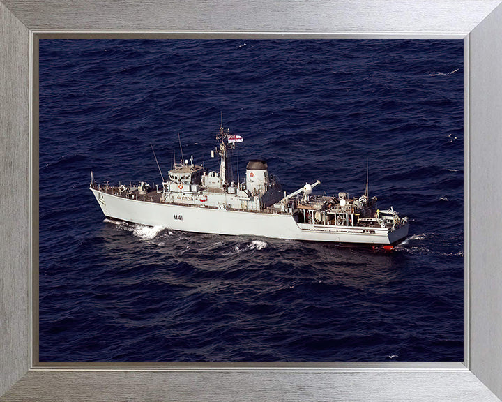 HMS Quorn M41 | Photo Print | Framed Print | Hunt Class | Mine Warfare Vessel | Royal Navy - Hampshire Prints