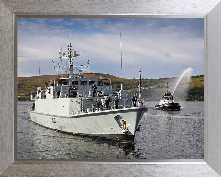 HMS Penzance M106 | Photo Print | Framed Print | Sandown Class | Minehunter | Royal Navy - Hampshire Prints