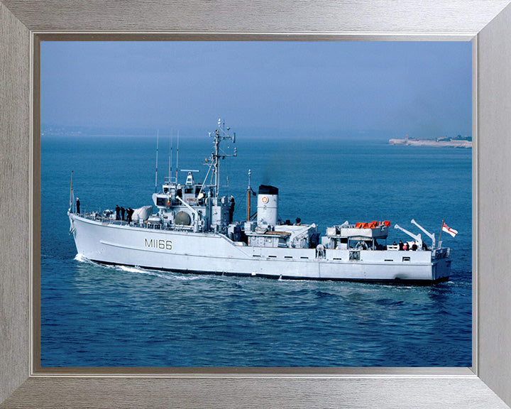 HMS Nurton M1166 Royal Navy Ton Class Minesweeper Photo Print or Framed Print - Hampshire Prints