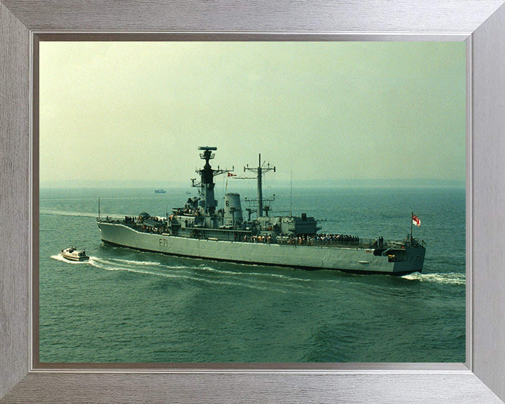 HMS Scylla F71 Royal Navy Leander class frigate Photo Print or Framed Print - Hampshire Prints