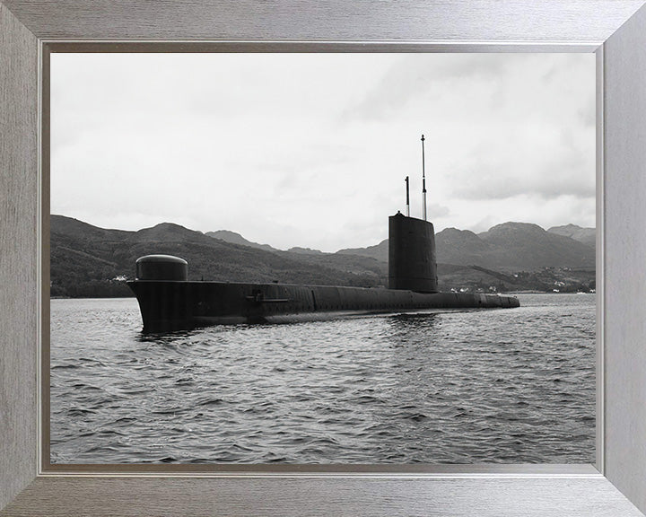 HMS Osiris S13 Royal Navy Oberon class Submarine Photo Print or Framed Print - Hampshire Prints